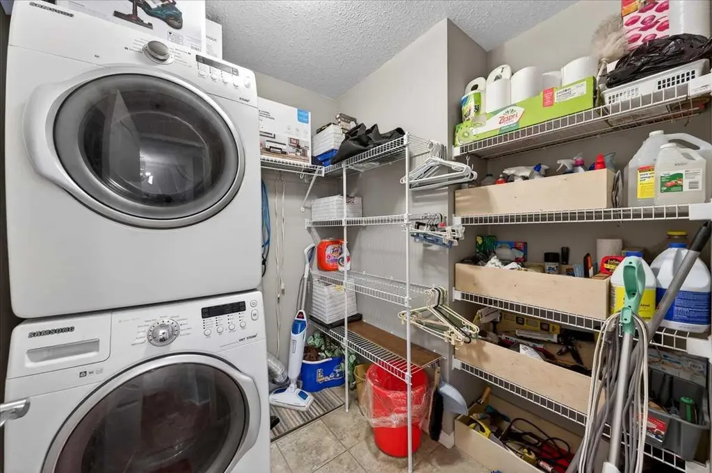 4507 45 Street SW Calgary AB T3E6K7