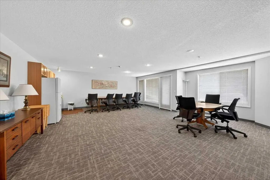 4507 45 Street SW Calgary AB T3E6K7