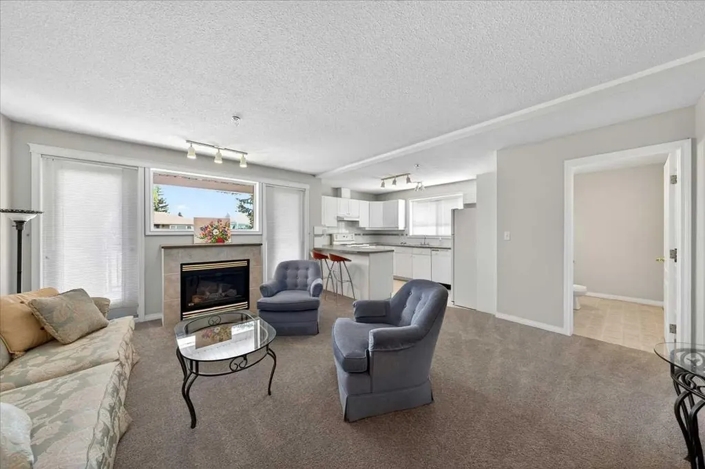 4507 45 Street SW Calgary AB T3E6K7