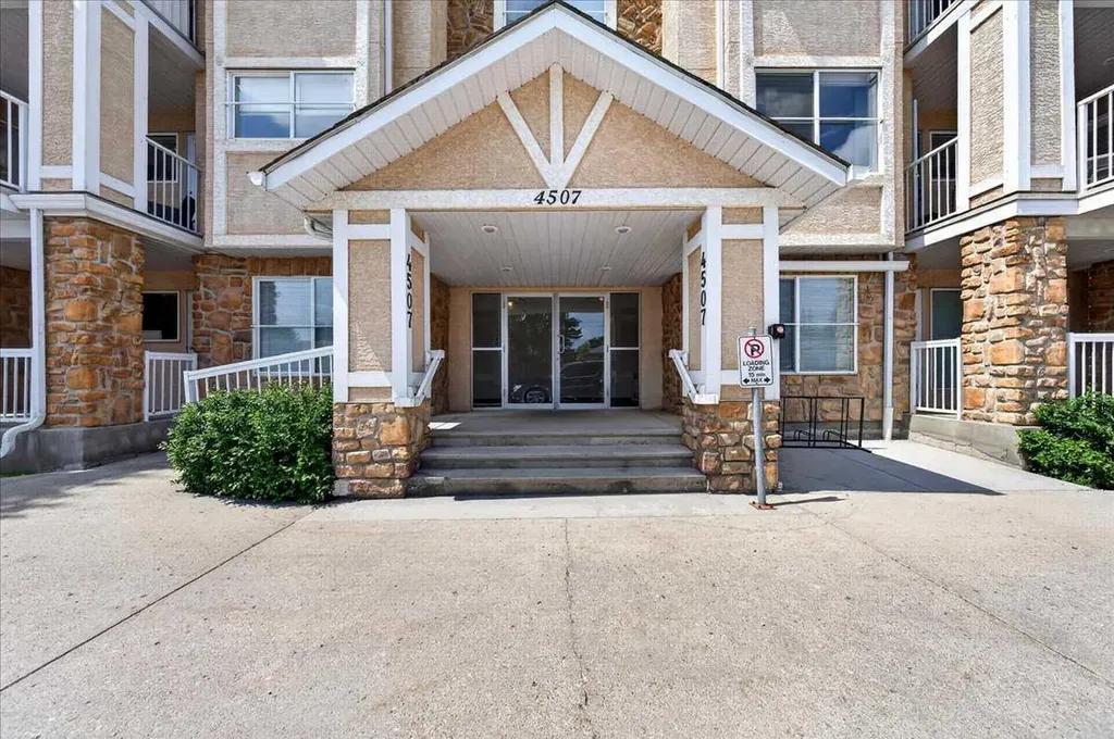 4507 45 Street SW Calgary AB T3E6K7