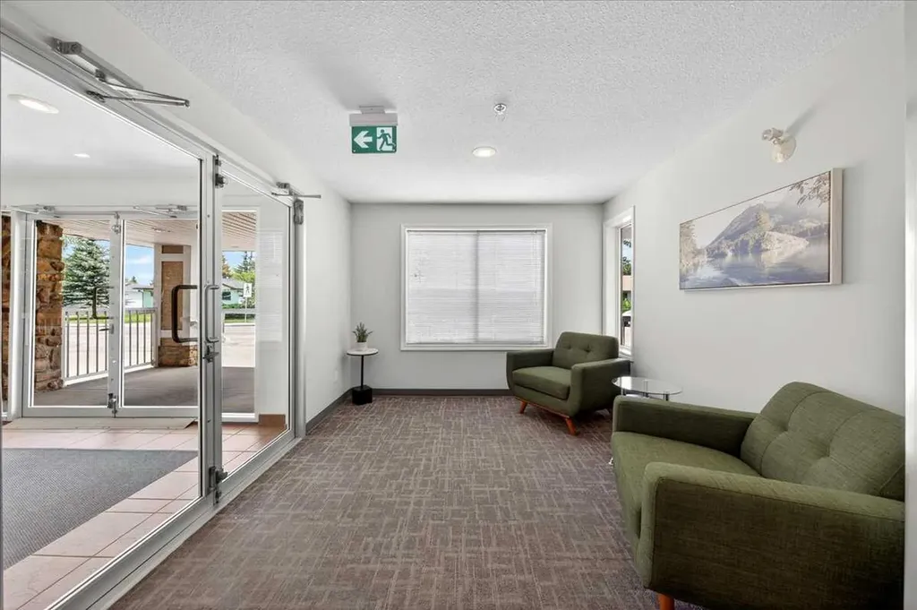 4507 45 Street SW Calgary AB T3E6K7