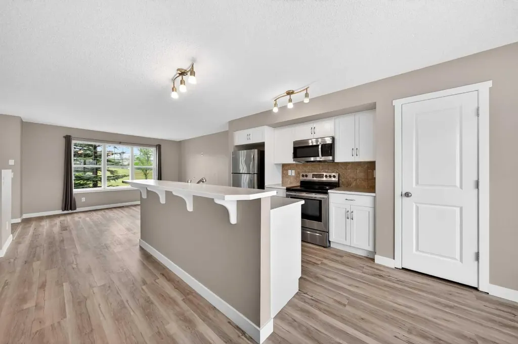 928 Panamount Boulevard NW Calgary AB T3K 0P4