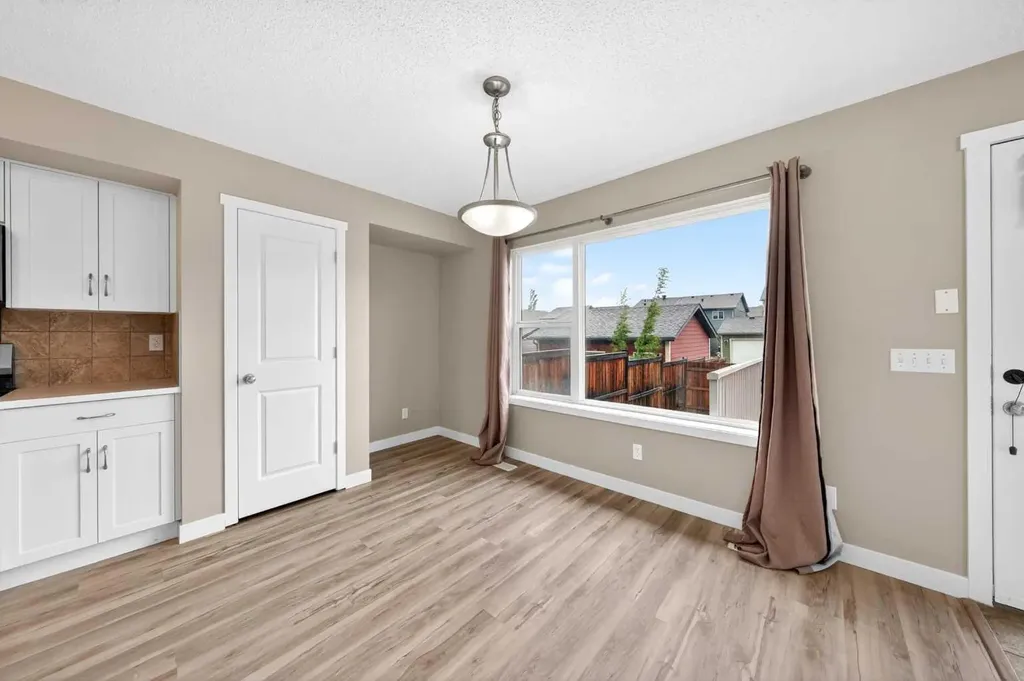928 Panamount Boulevard NW Calgary AB T3K 0P4