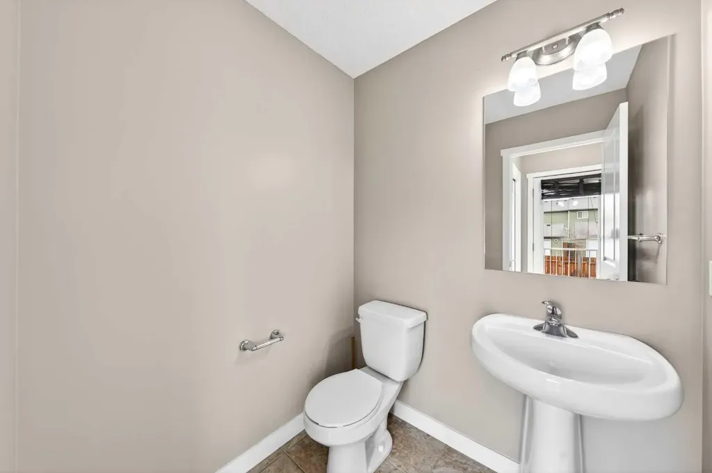 928 Panamount Boulevard NW Calgary AB T3K 0P4