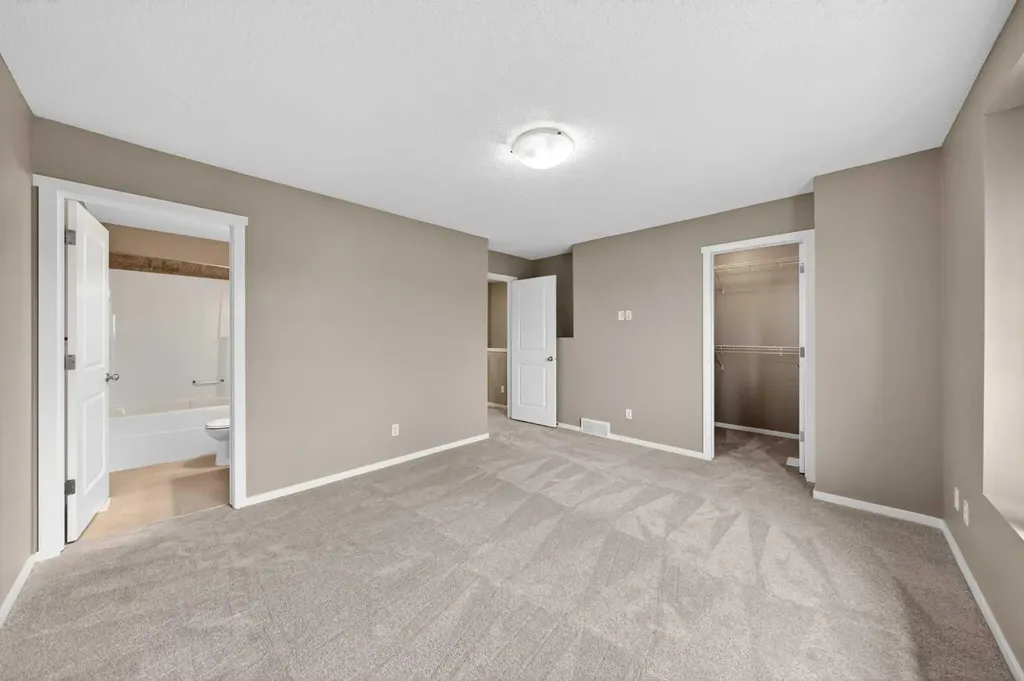 928 Panamount Boulevard NW Calgary AB T3K 0P4