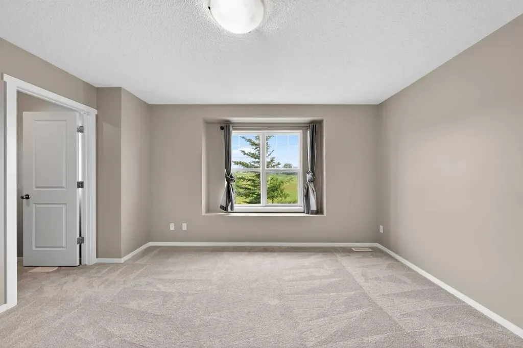 928 Panamount Boulevard NW Calgary AB T3K 0P4