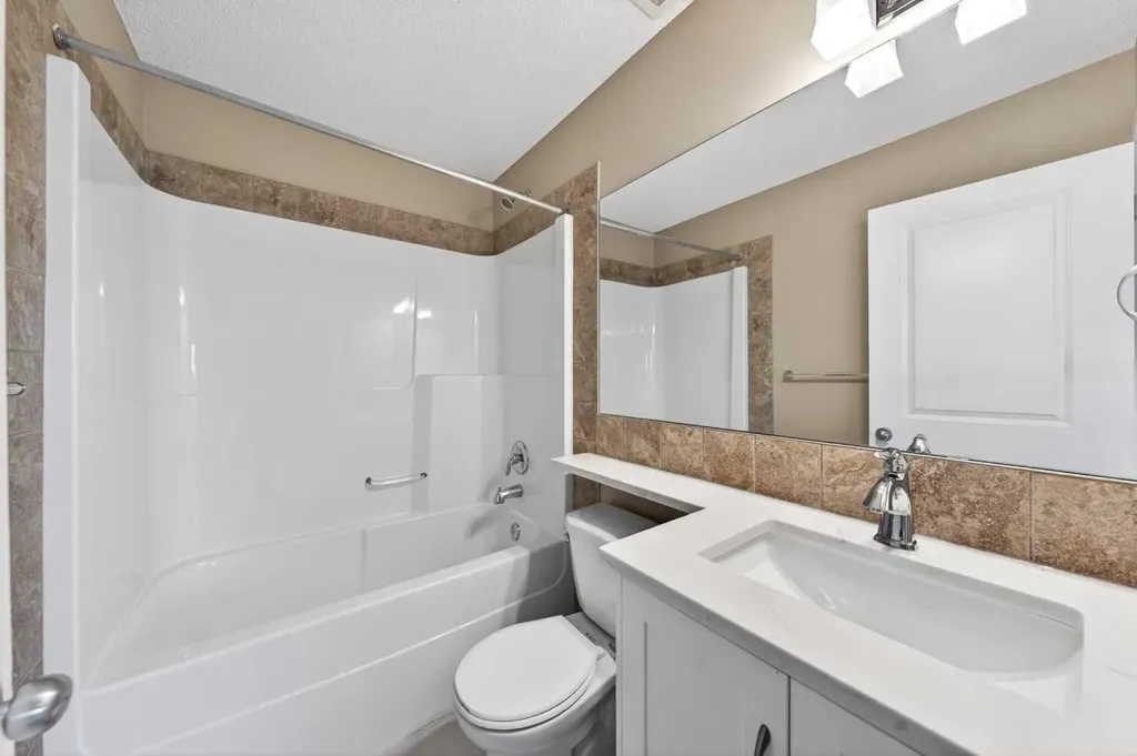 928 Panamount Boulevard NW Calgary AB T3K 0P4