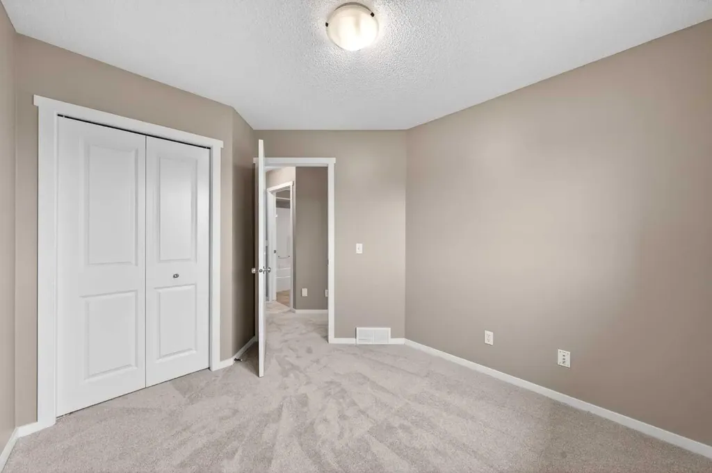 928 Panamount Boulevard NW Calgary AB T3K 0P4