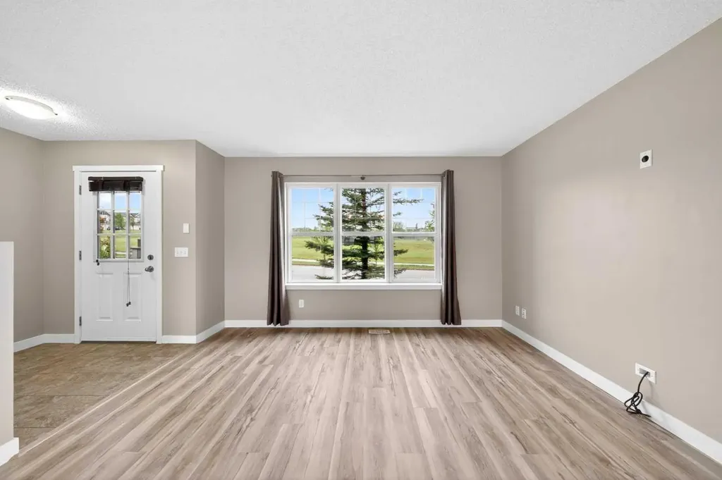 928 Panamount Boulevard NW Calgary AB T3K 0P4