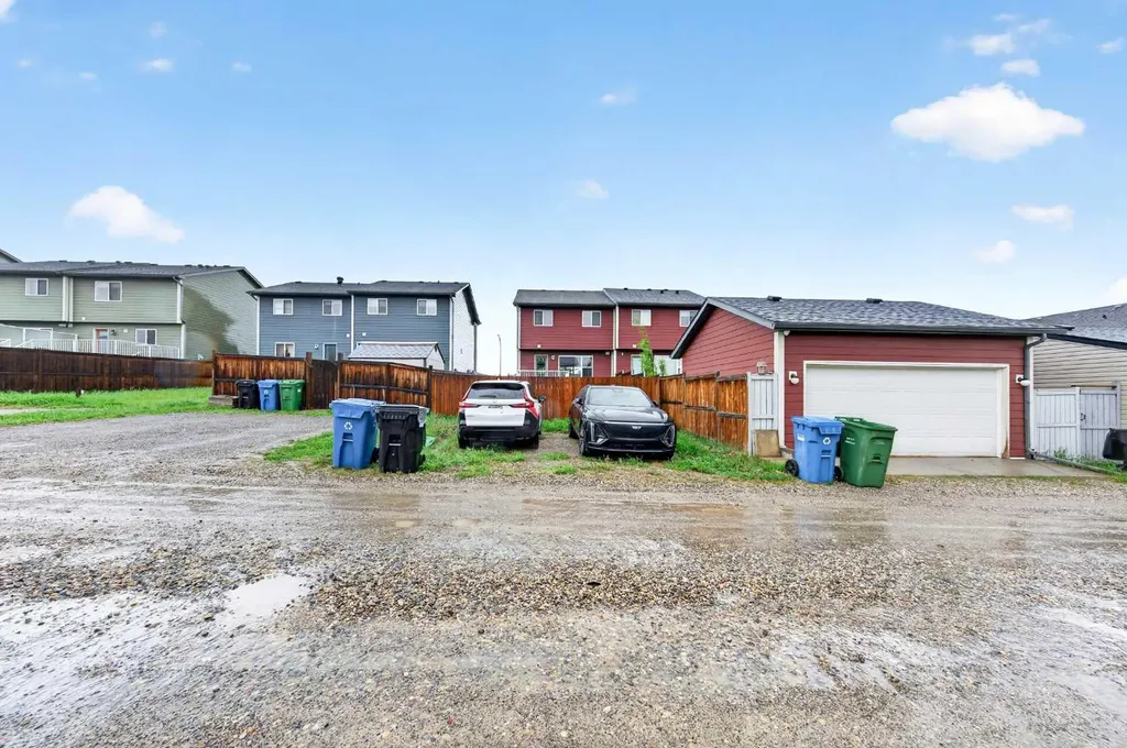 928 Panamount Boulevard NW Calgary AB T3K 0P4