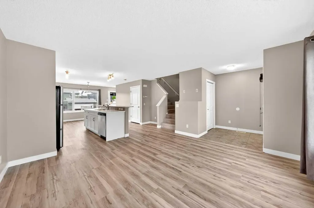 928 Panamount Boulevard NW Calgary AB T3K 0P4