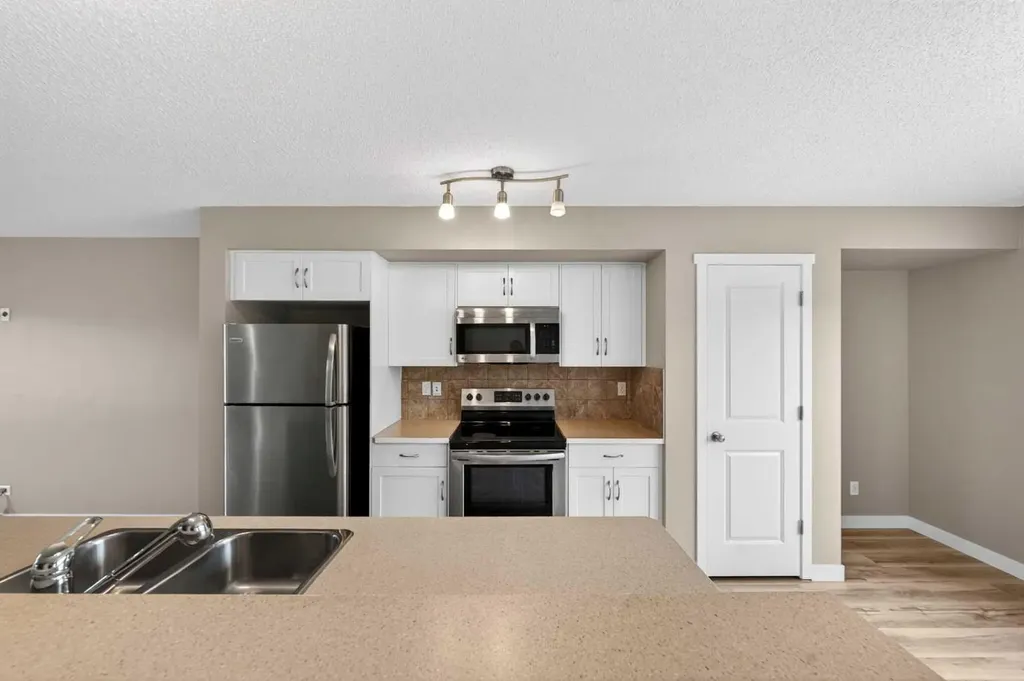 928 Panamount Boulevard NW Calgary AB T3K 0P4
