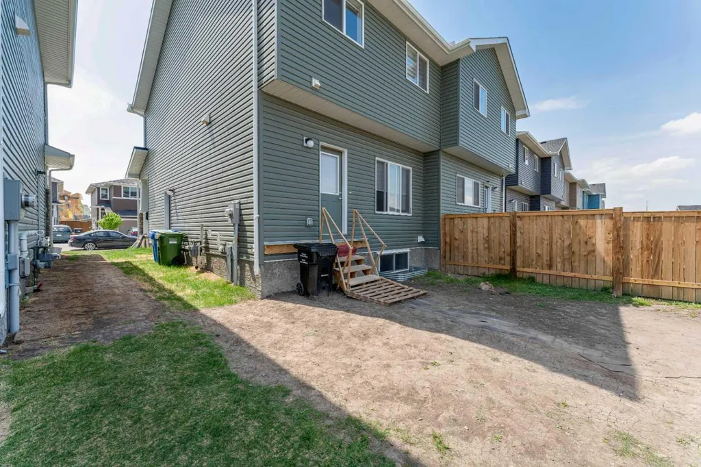 150 Red Embers Common NE Calgary AB T3N1L2