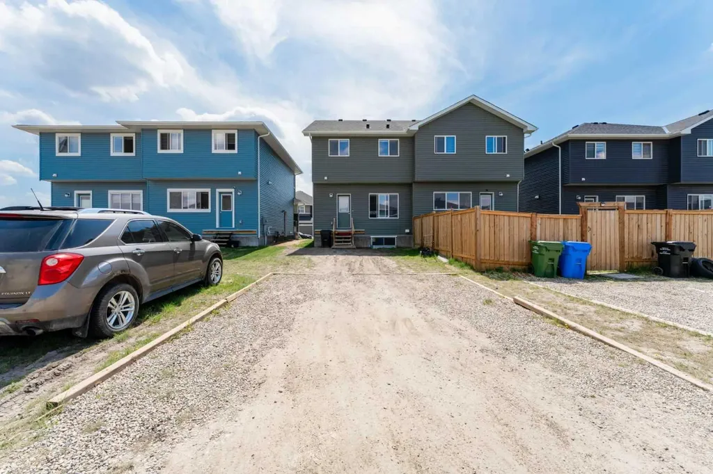 150 Red Embers Common NE Calgary AB T3N1L2