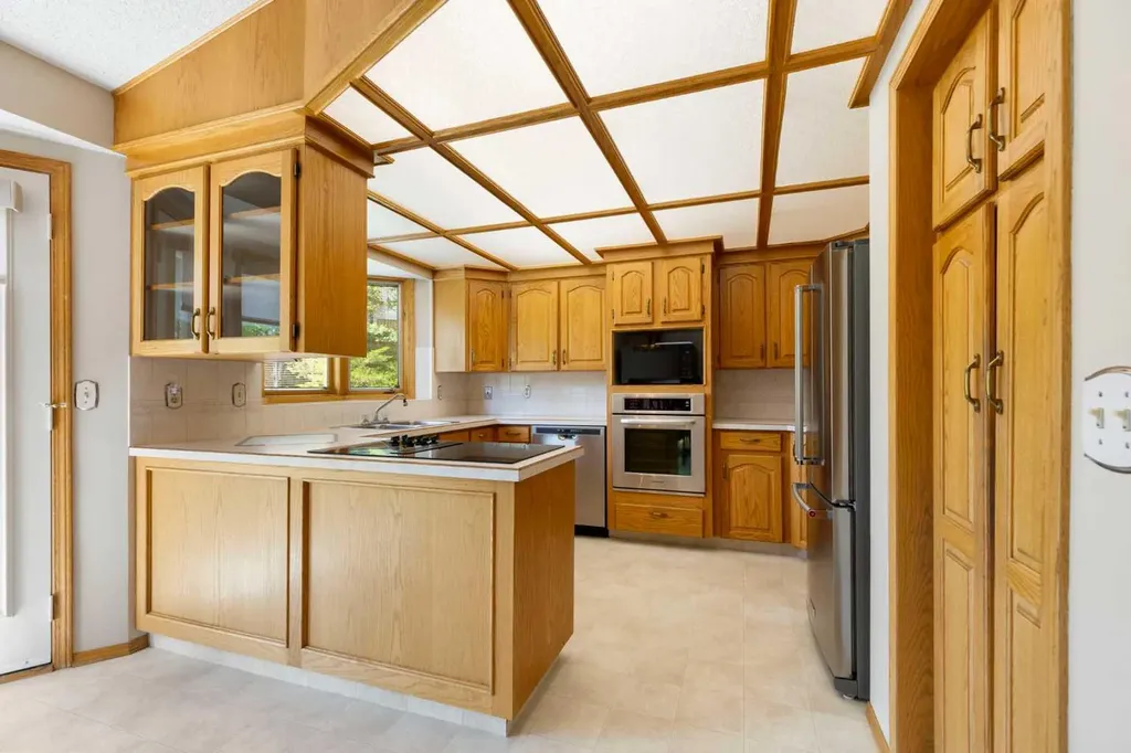 23 Millside Place SW Calgary AB T2Y 2R5