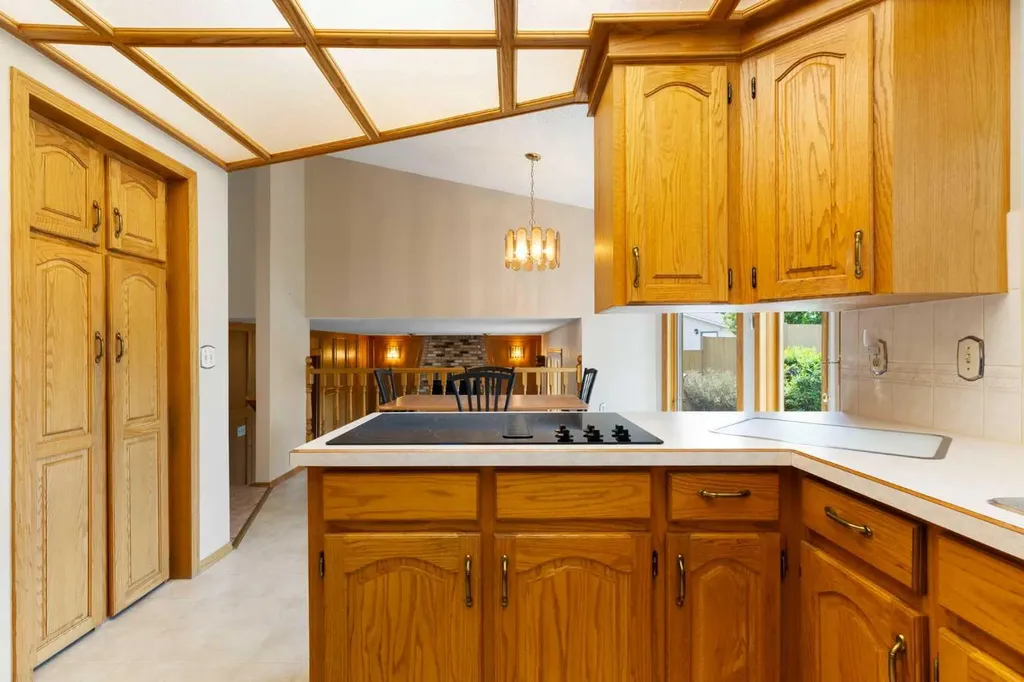 23 Millside Place SW Calgary AB T2Y 2R5