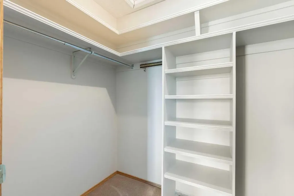 23 Millside Place SW Calgary AB T2Y 2R5