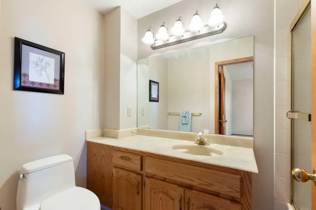 23 Millside Place SW Calgary AB T2Y 2R5