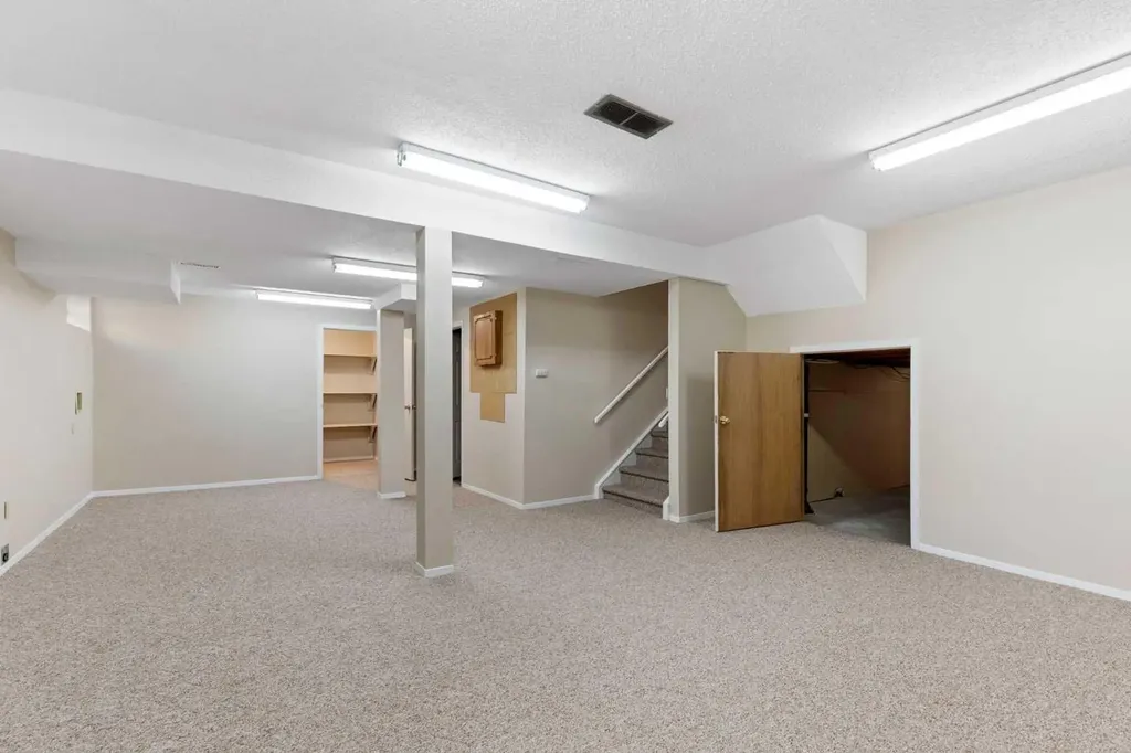 23 Millside Place SW Calgary AB T2Y 2R5
