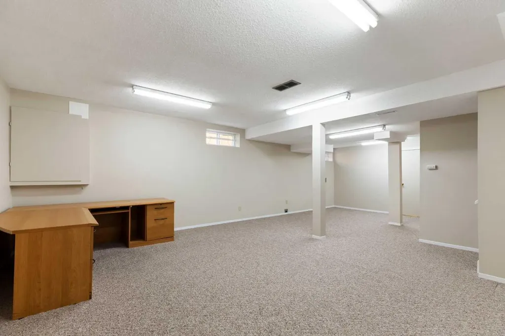 23 Millside Place SW Calgary AB T2Y 2R5