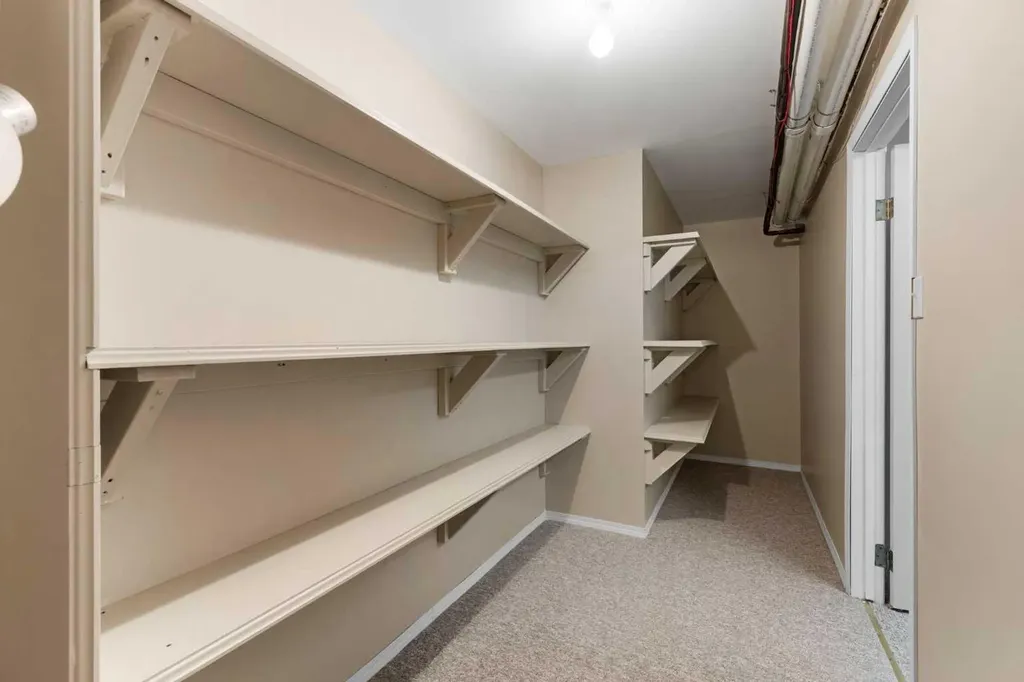 23 Millside Place SW Calgary AB T2Y 2R5