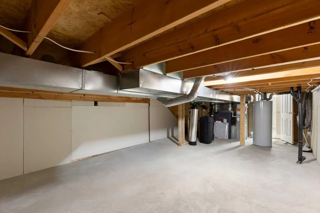 23 Millside Place SW Calgary AB T2Y 2R5