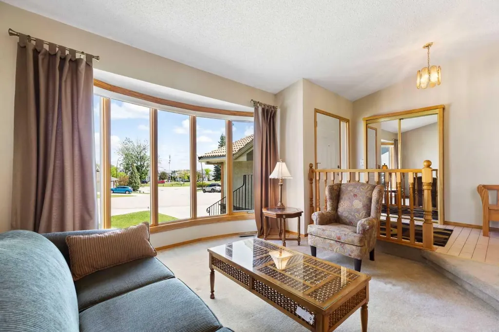 23 Millside Place SW Calgary AB T2Y 2R5