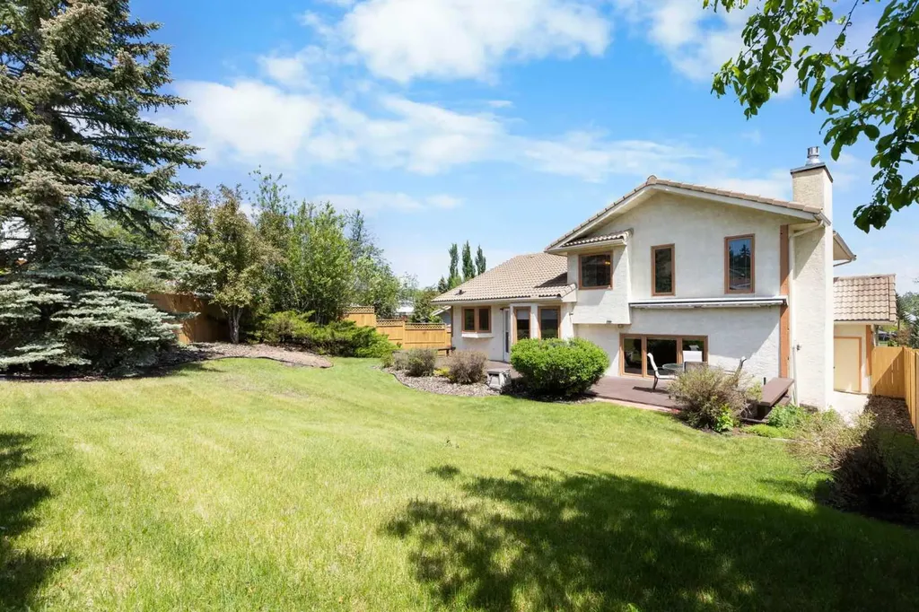 23 Millside Place SW Calgary AB T2Y 2R5