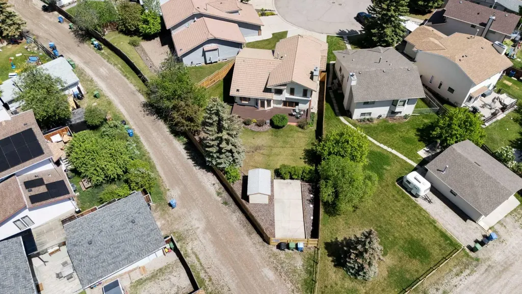 23 Millside Place SW Calgary AB T2Y 2R5