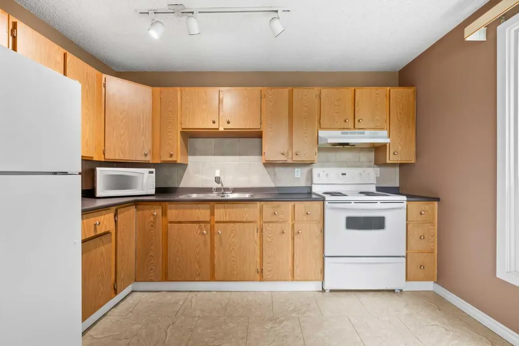 3200 60 Street NE Calgary AB T1Y 4K8