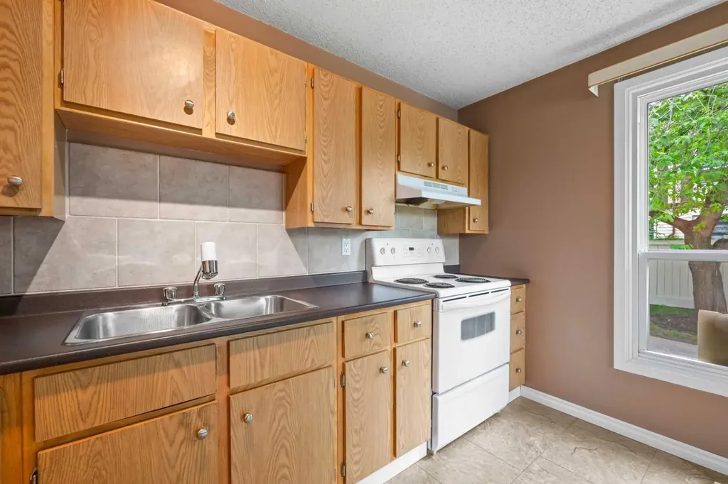3200 60 Street NE Calgary AB T1Y 4K8