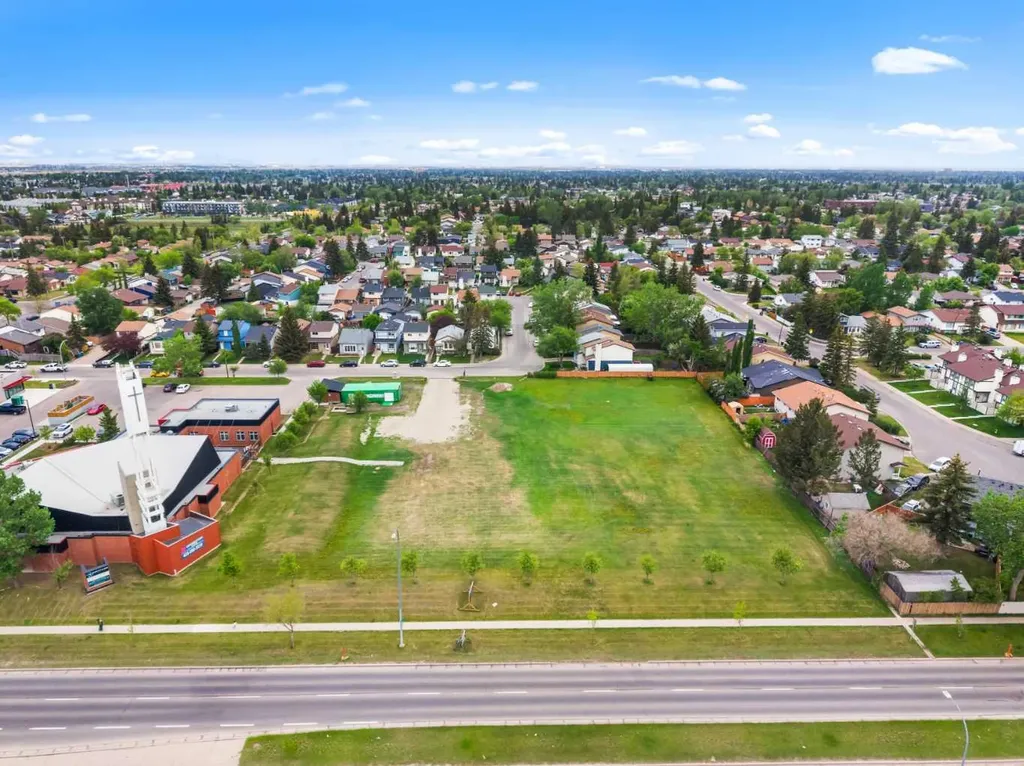 3200 60 Street NE Calgary AB T1Y 4K8