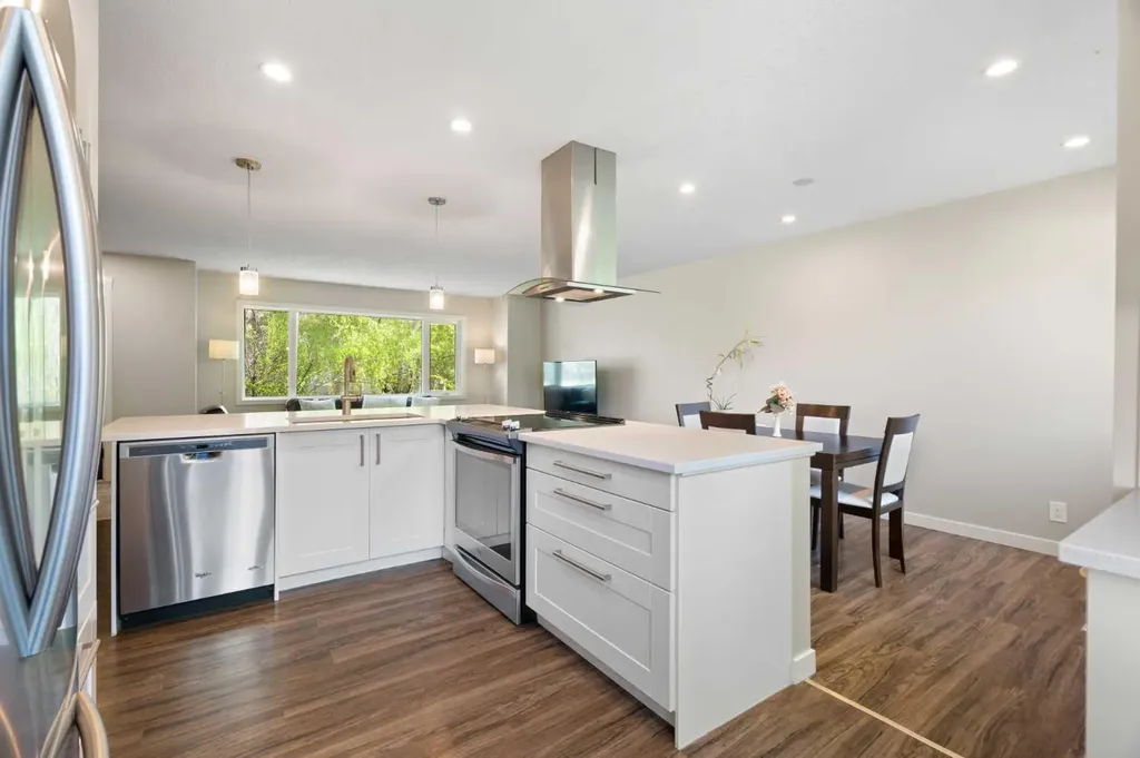 3123 Brentwood Boulevard NW Calgary AB T2L 1L9