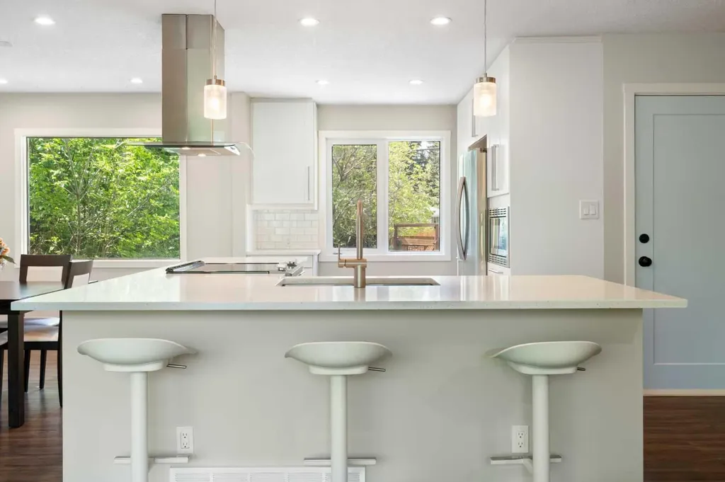 3123 Brentwood Boulevard NW Calgary AB T2L 1L9