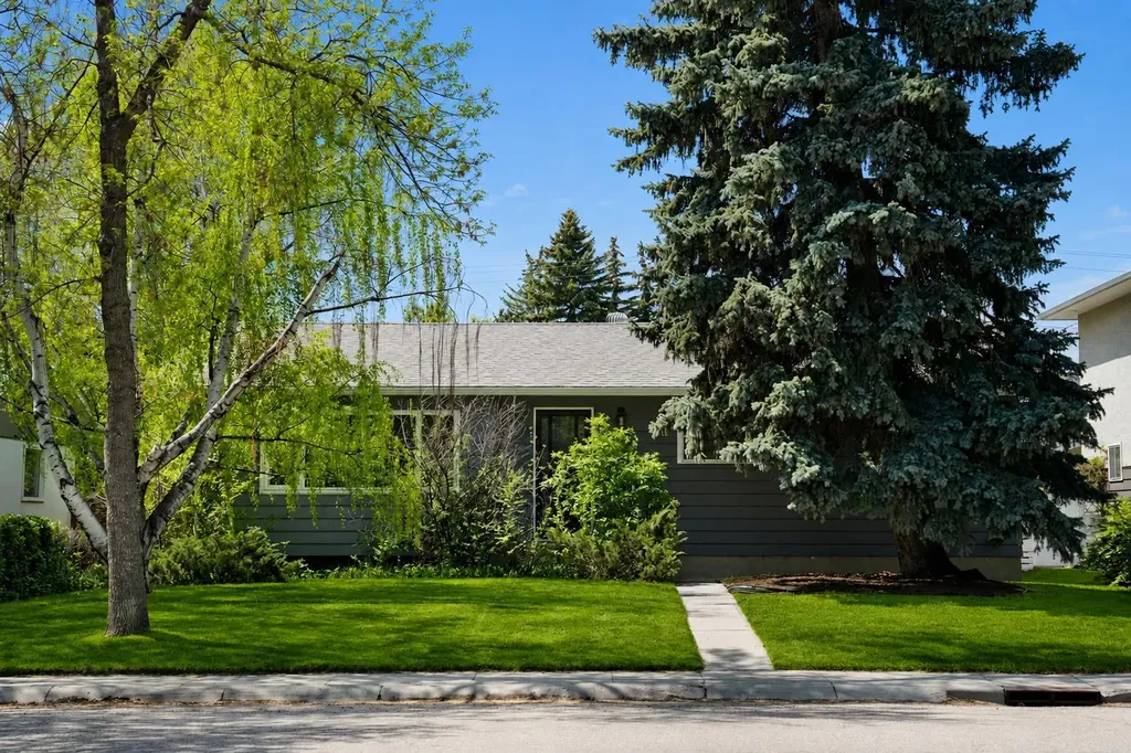 3123 Brentwood Boulevard NW Calgary AB T2L 1L9