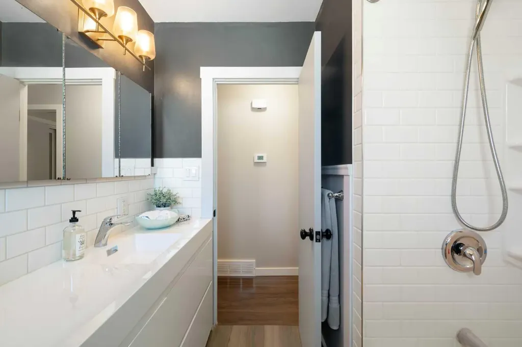 3123 Brentwood Boulevard NW Calgary AB T2L 1L9