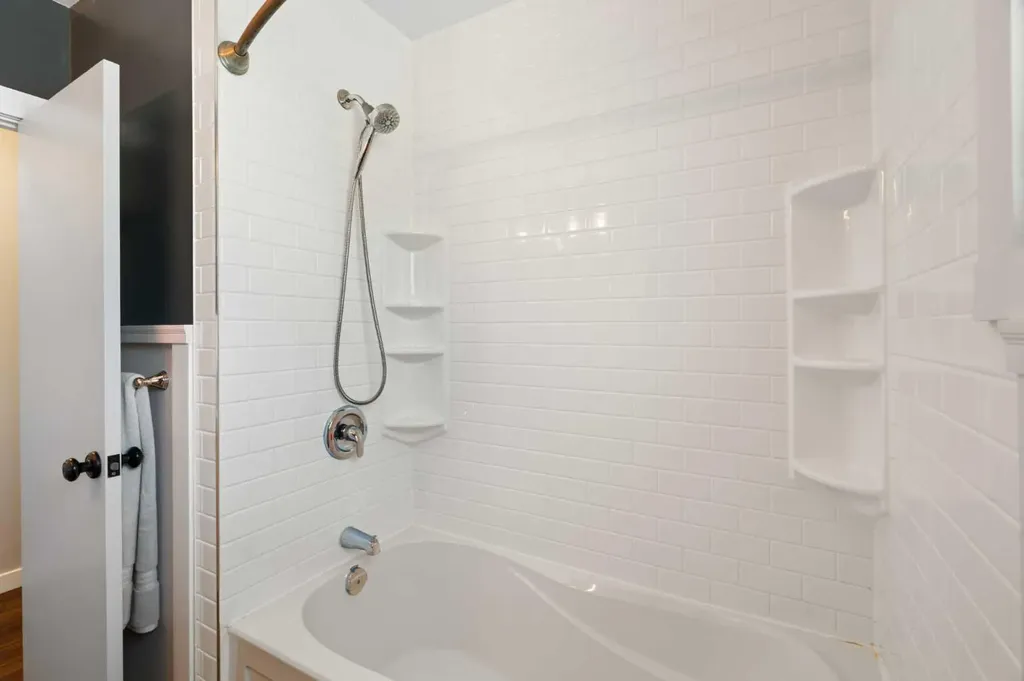3123 Brentwood Boulevard NW Calgary AB T2L 1L9