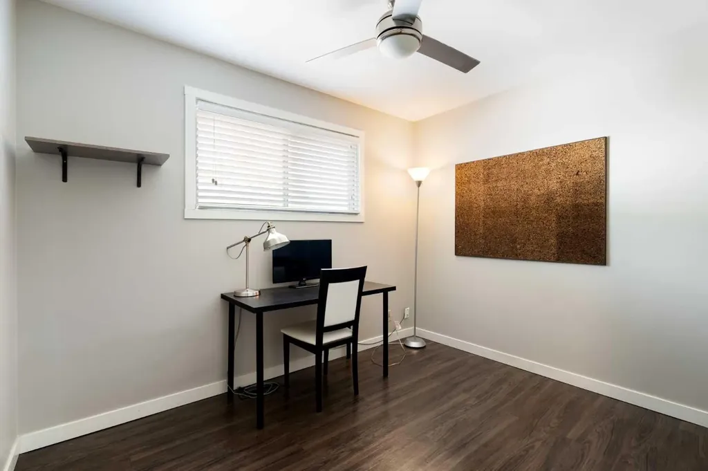 3123 Brentwood Boulevard NW Calgary AB T2L 1L9
