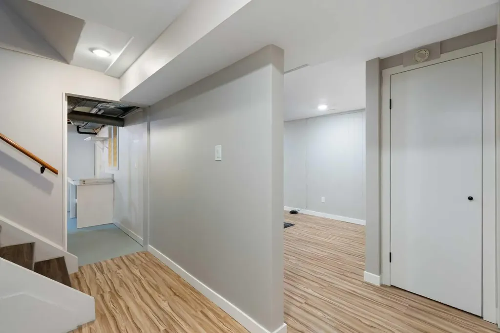3123 Brentwood Boulevard NW Calgary AB T2L 1L9
