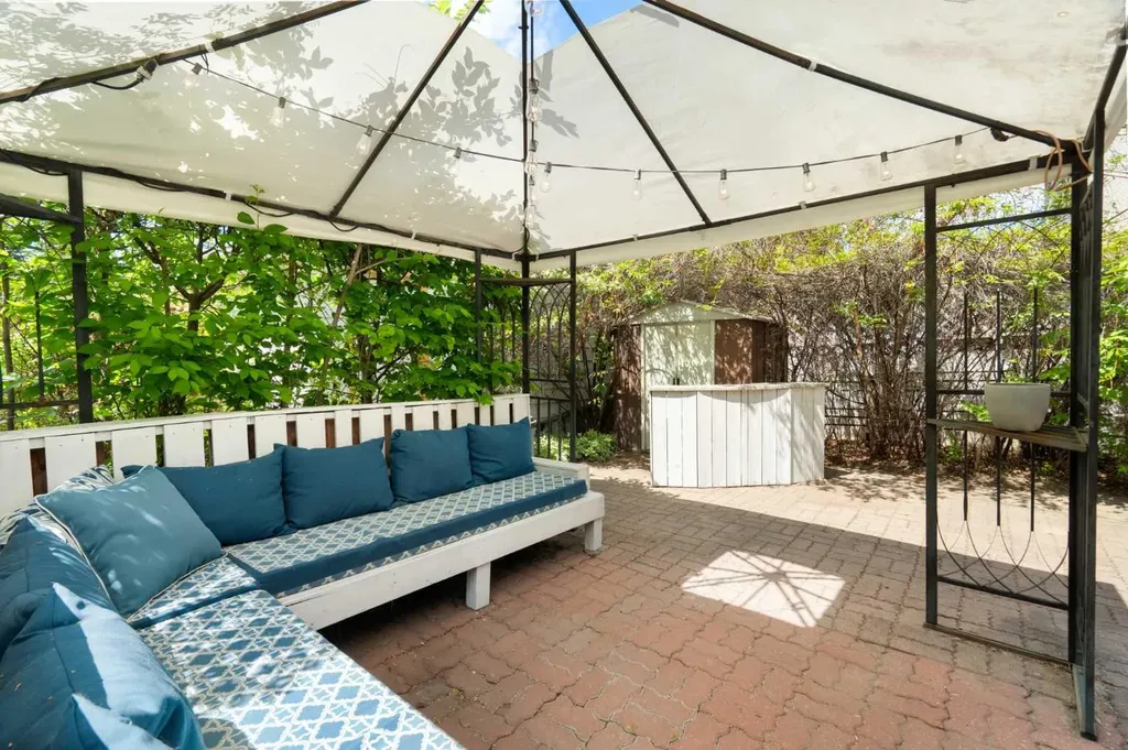 3123 Brentwood Boulevard NW Calgary AB T2L 1L9