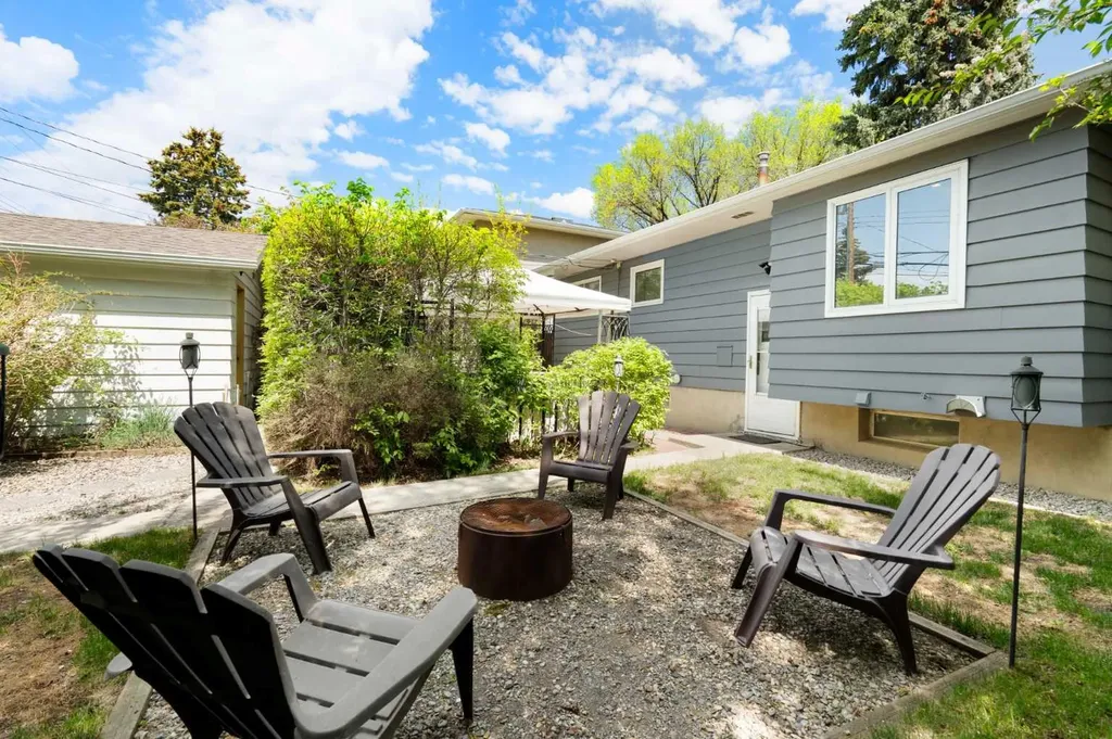 3123 Brentwood Boulevard NW Calgary AB T2L 1L9