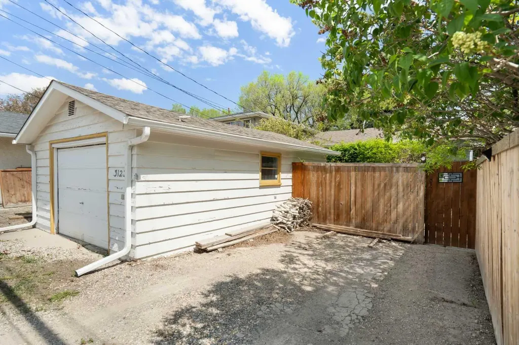 3123 Brentwood Boulevard NW Calgary AB T2L 1L9