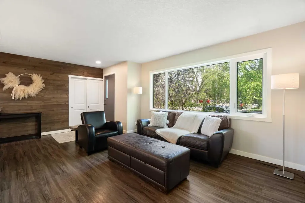3123 Brentwood Boulevard NW Calgary AB T2L 1L9