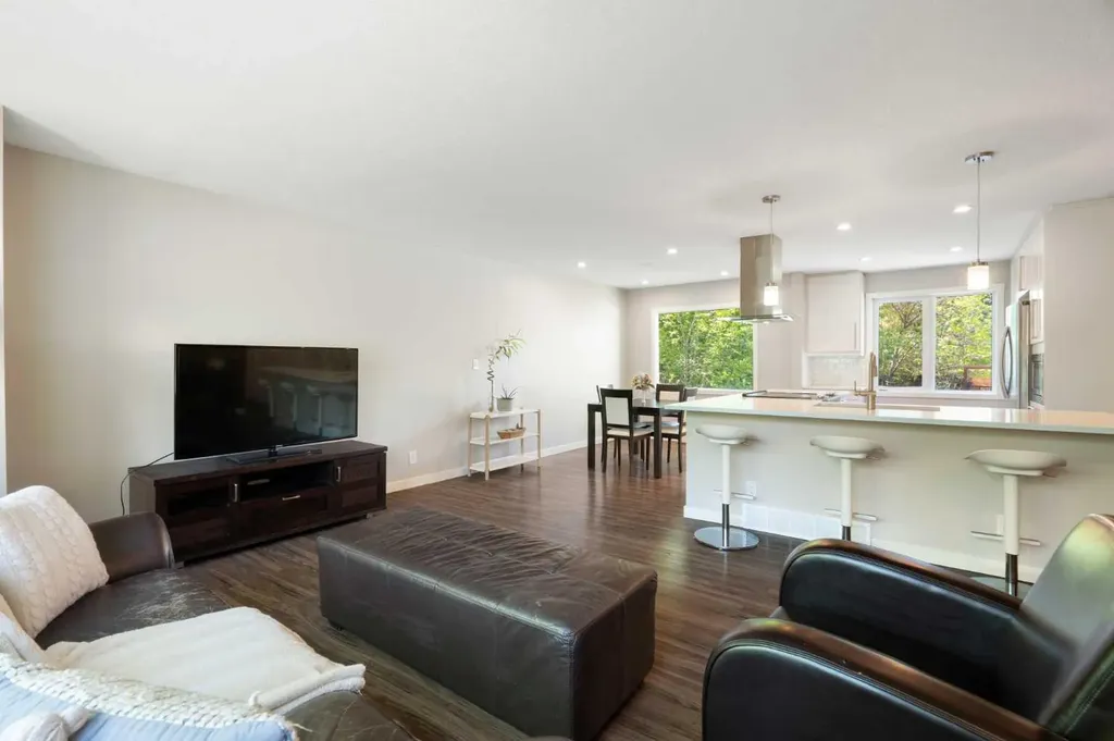 3123 Brentwood Boulevard NW Calgary AB T2L 1L9