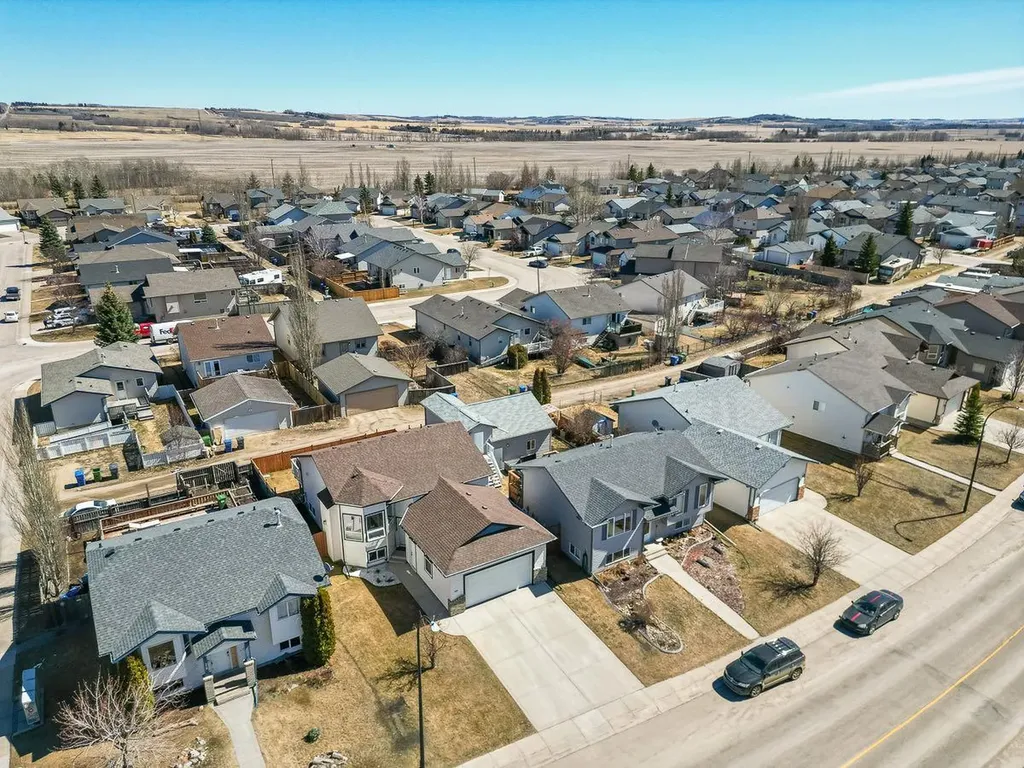 355 Duston Street Red Deer AB T4R 3J9