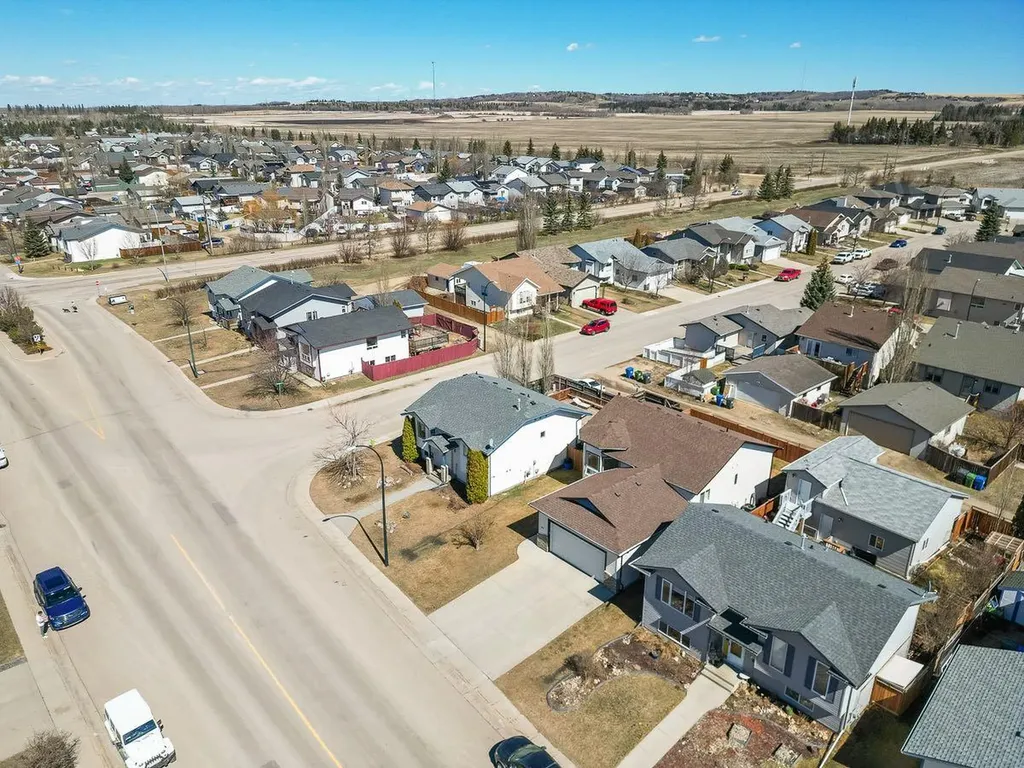 355 Duston Street Red Deer AB T4R 3J9