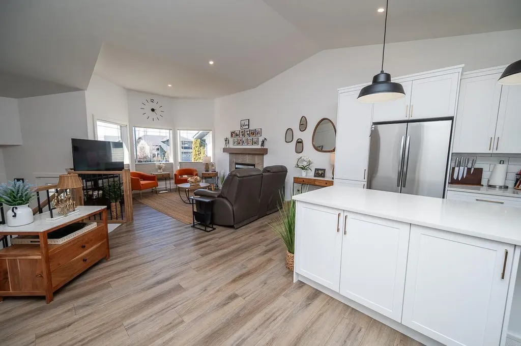 355 Duston Street Red Deer AB T4R 3J9