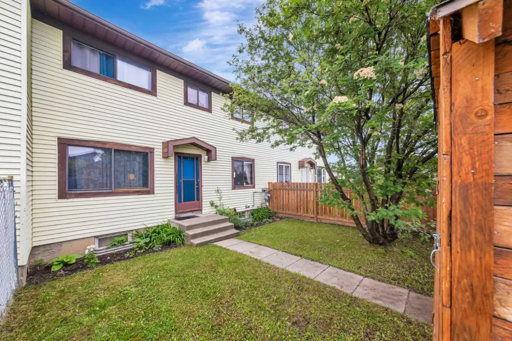 17 3 Avenue SE Marshall SK S0M 1R0