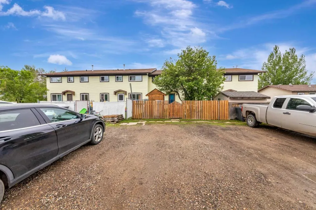 17 3 Avenue SE Marshall SK S0M 1R0
