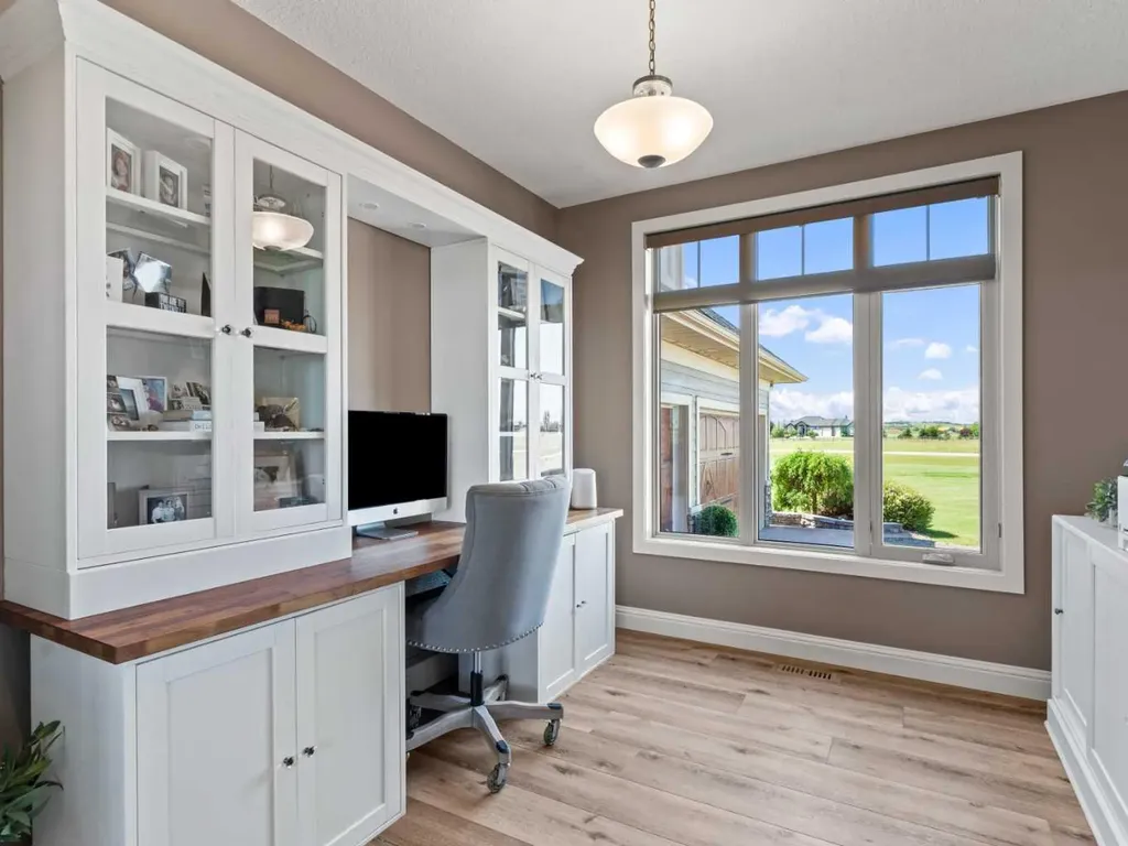 18 Sunset Ridge Drive Rural Foothills County AB T1S 5B7
